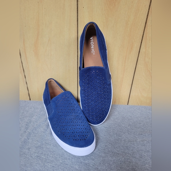 Women's Vionic Kani Slip on Shoes - Picture 1 of 7